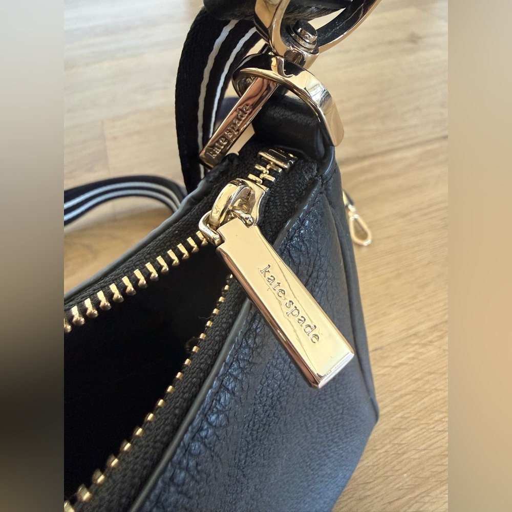 Kate Spade Black Pebbled Leather Crossbody Bag with Striped Strap and Coinpurse - Picture 4 of 7